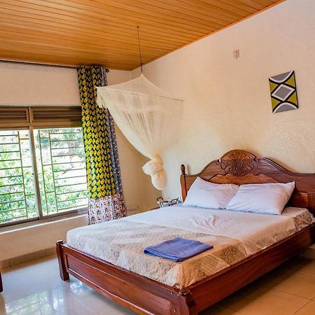 Хостел Kigali Castle Экстерьер фото