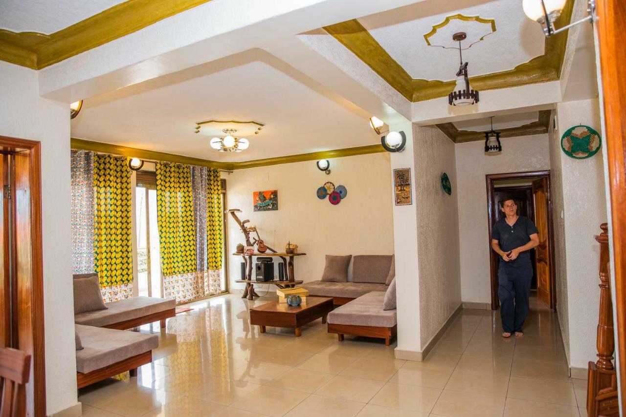 Хостел Kigali Castle Экстерьер фото