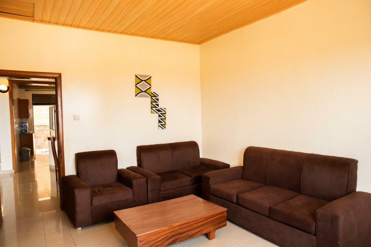 Хостел Kigali Castle Экстерьер фото