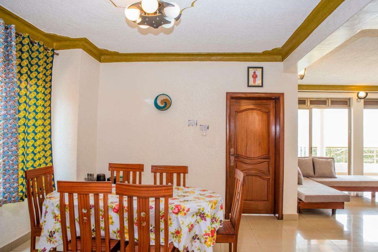 Хостел Kigali Castle Экстерьер фото