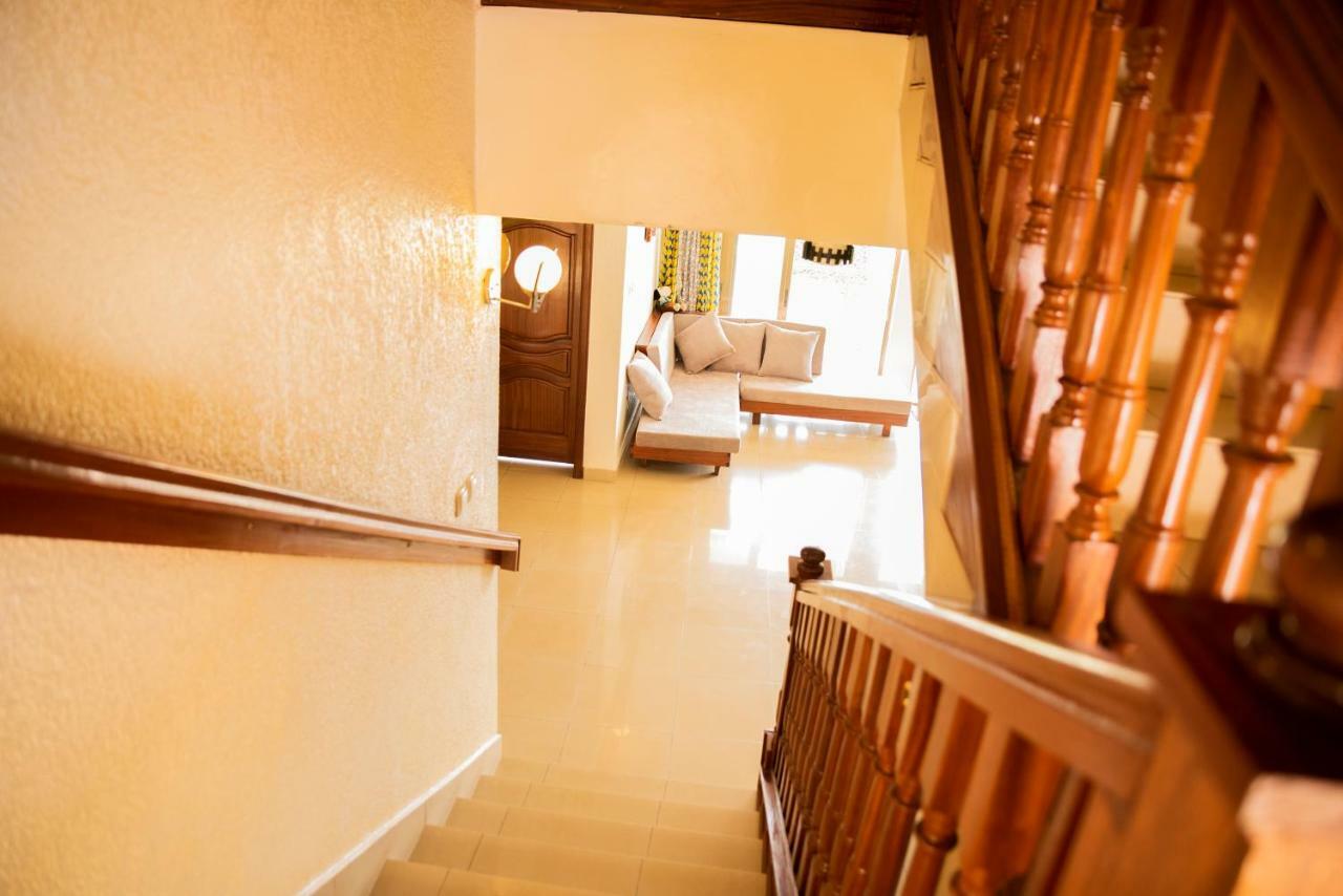Хостел Kigali Castle Экстерьер фото