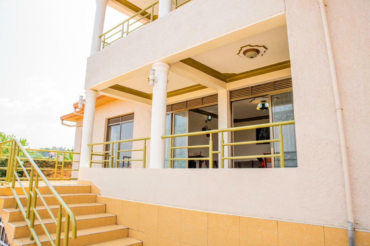 Хостел Kigali Castle Экстерьер фото