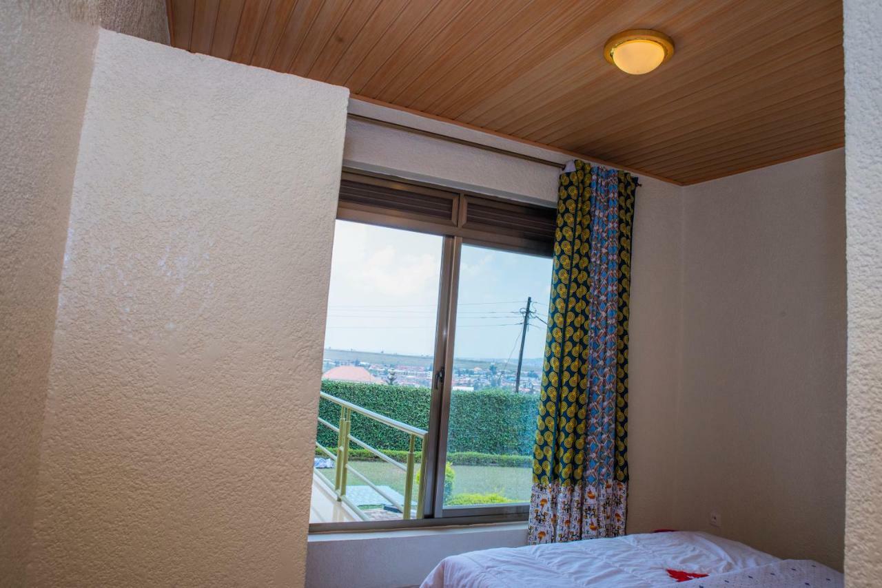 Хостел Kigali Castle Экстерьер фото