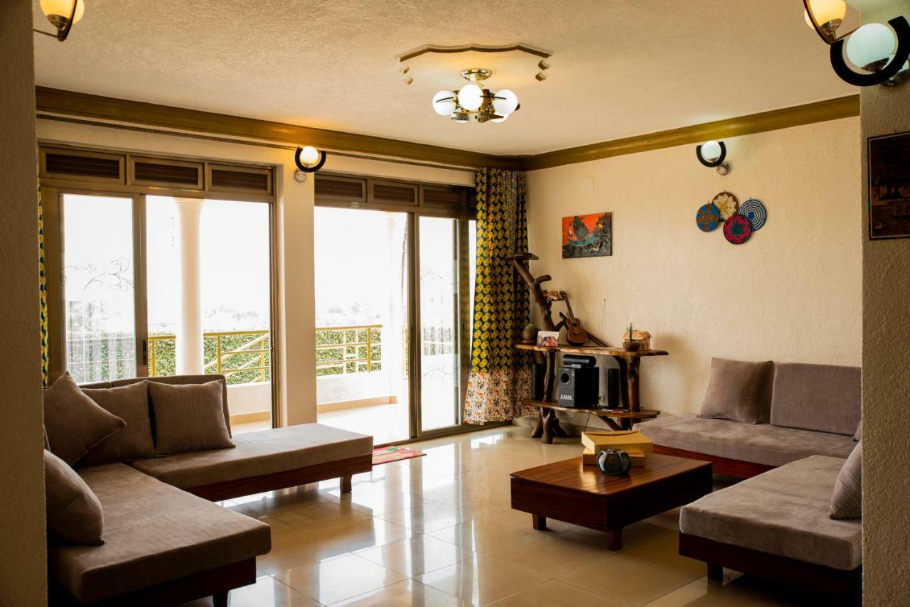 Хостел Kigali Castle Экстерьер фото