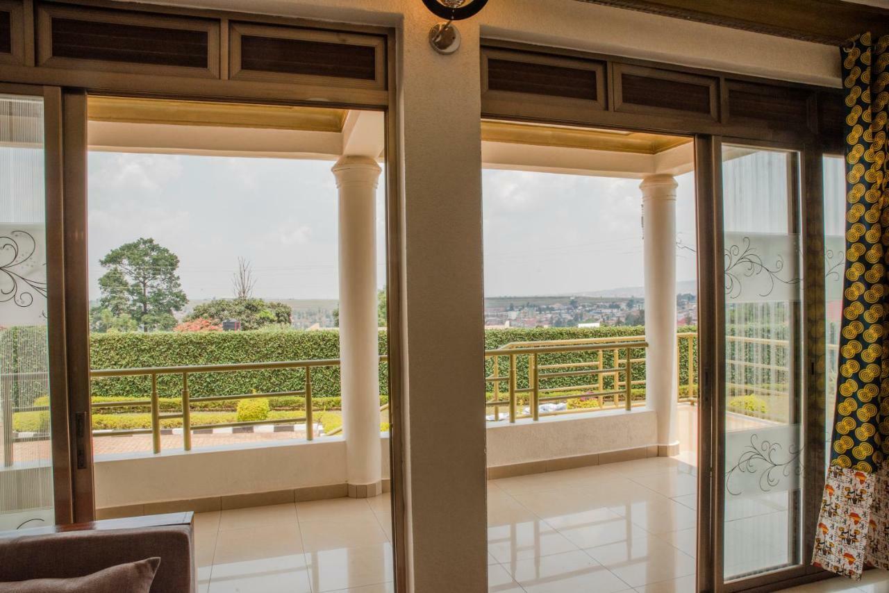 Хостел Kigali Castle Экстерьер фото