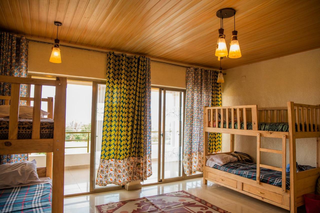 Хостел Kigali Castle Экстерьер фото