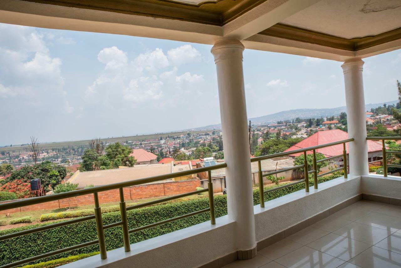 Хостел Kigali Castle Экстерьер фото
