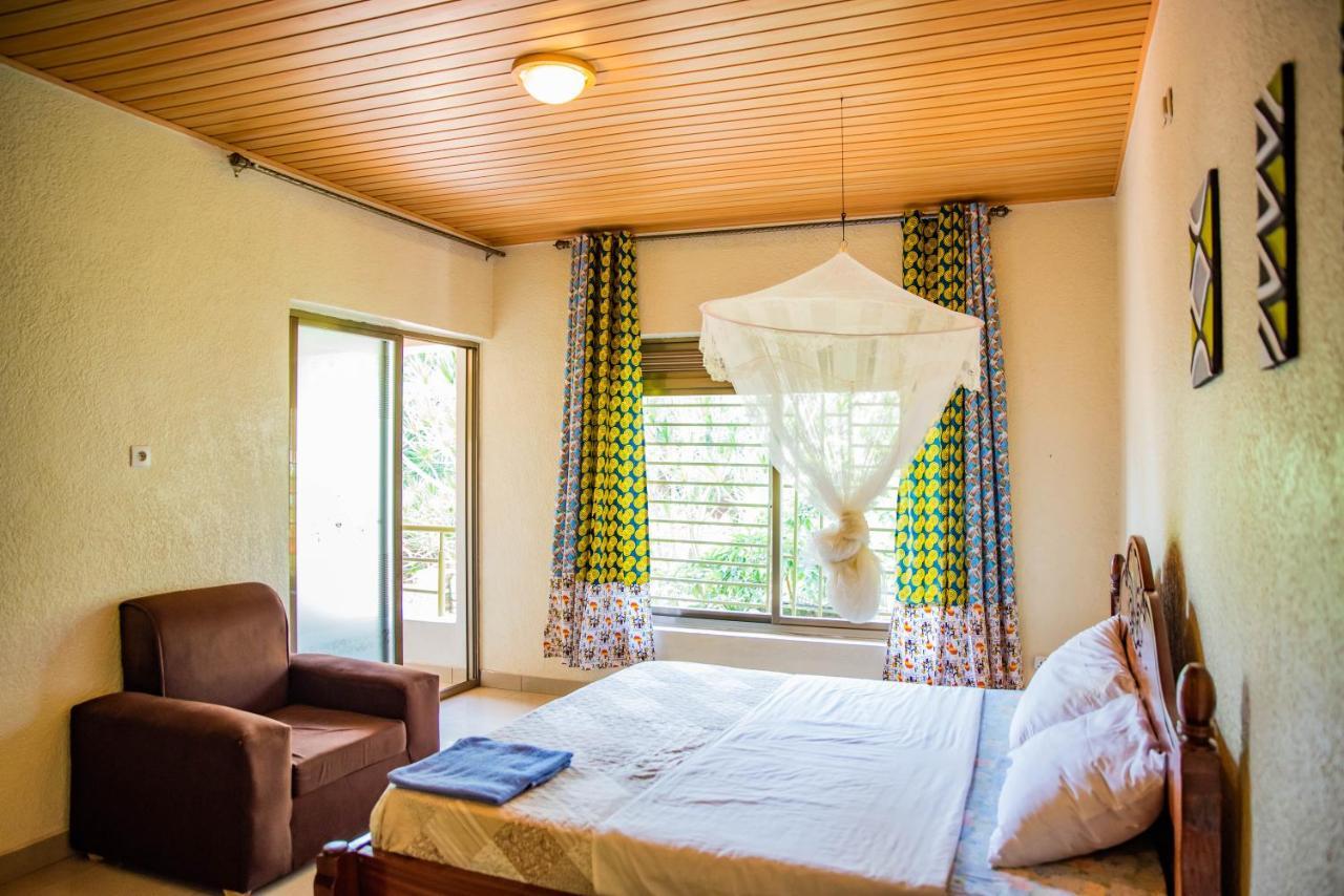 Хостел Kigali Castle Экстерьер фото
