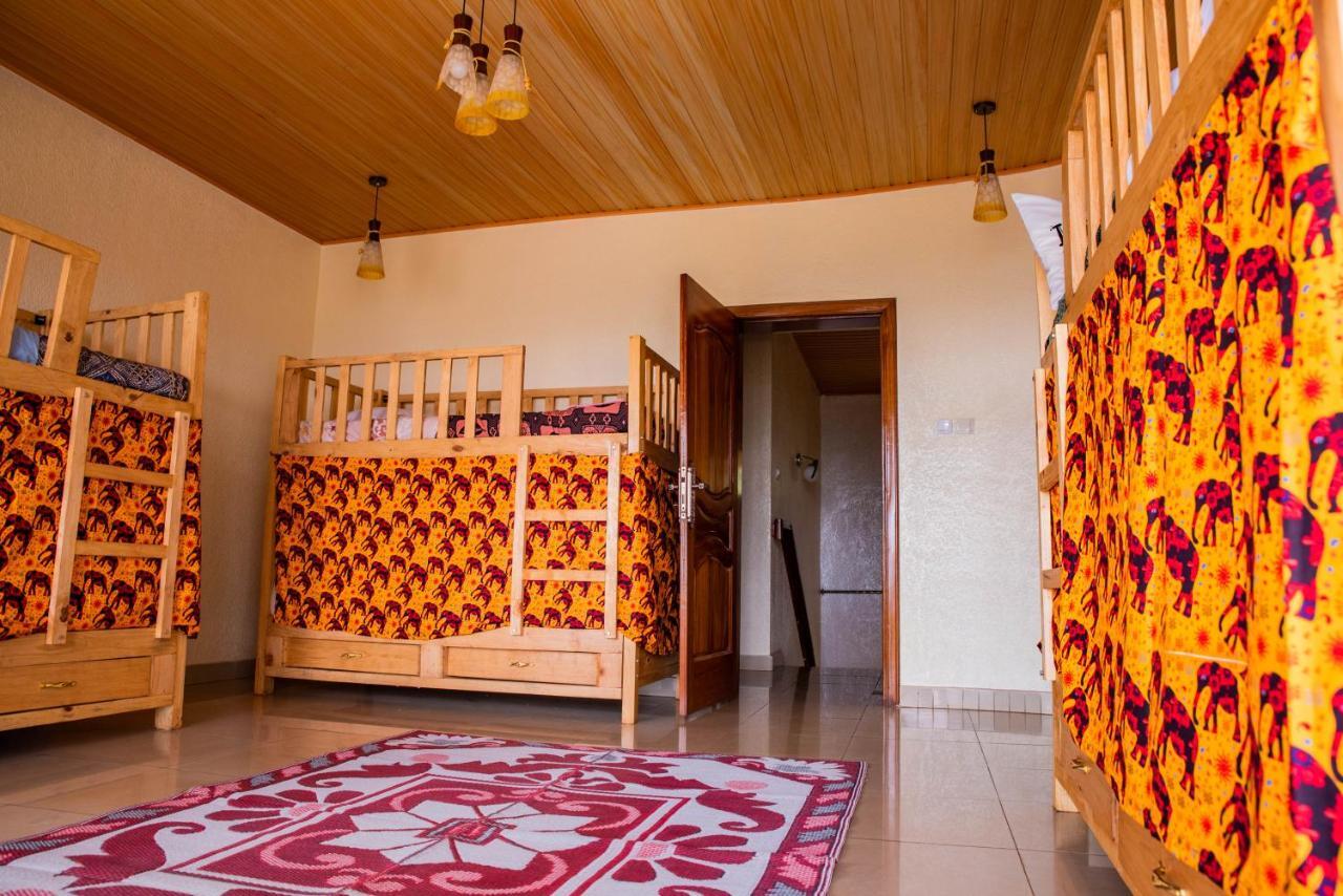 Хостел Kigali Castle Экстерьер фото