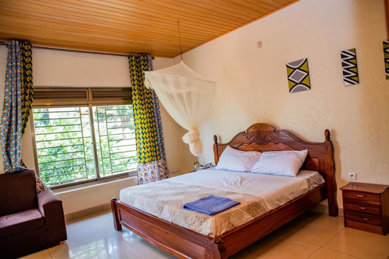 Хостел Kigali Castle Экстерьер фото