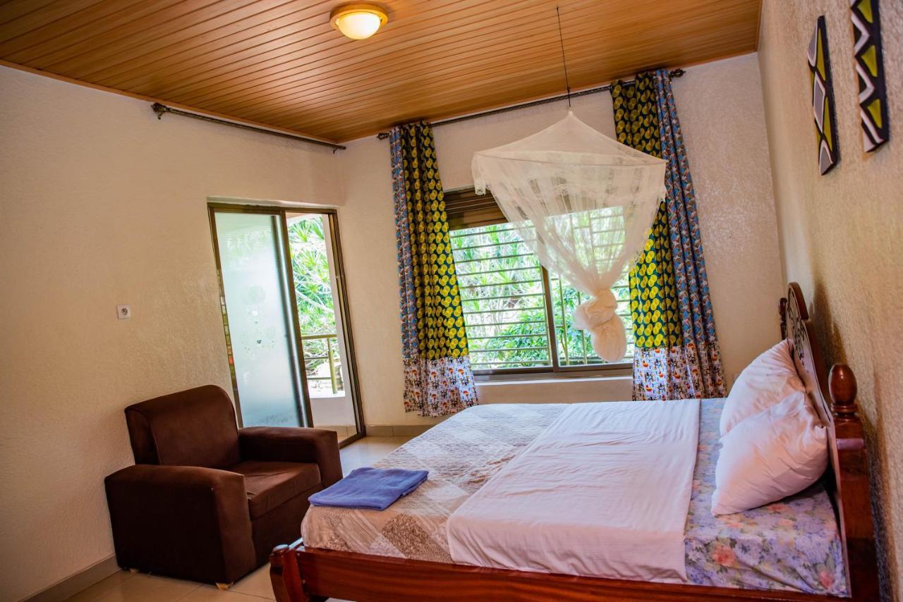 Хостел Kigali Castle Экстерьер фото