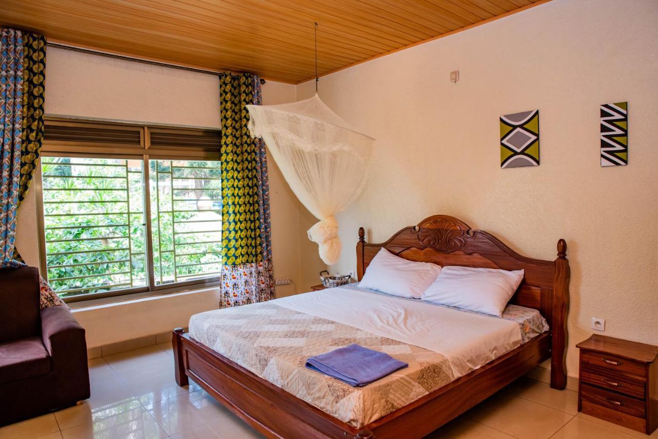 Хостел Kigali Castle Экстерьер фото