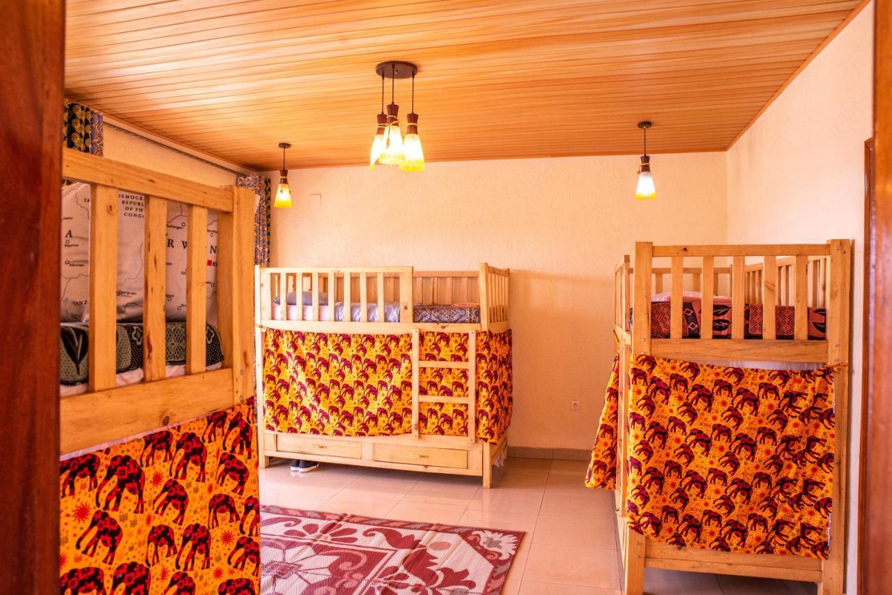 Хостел Kigali Castle Экстерьер фото