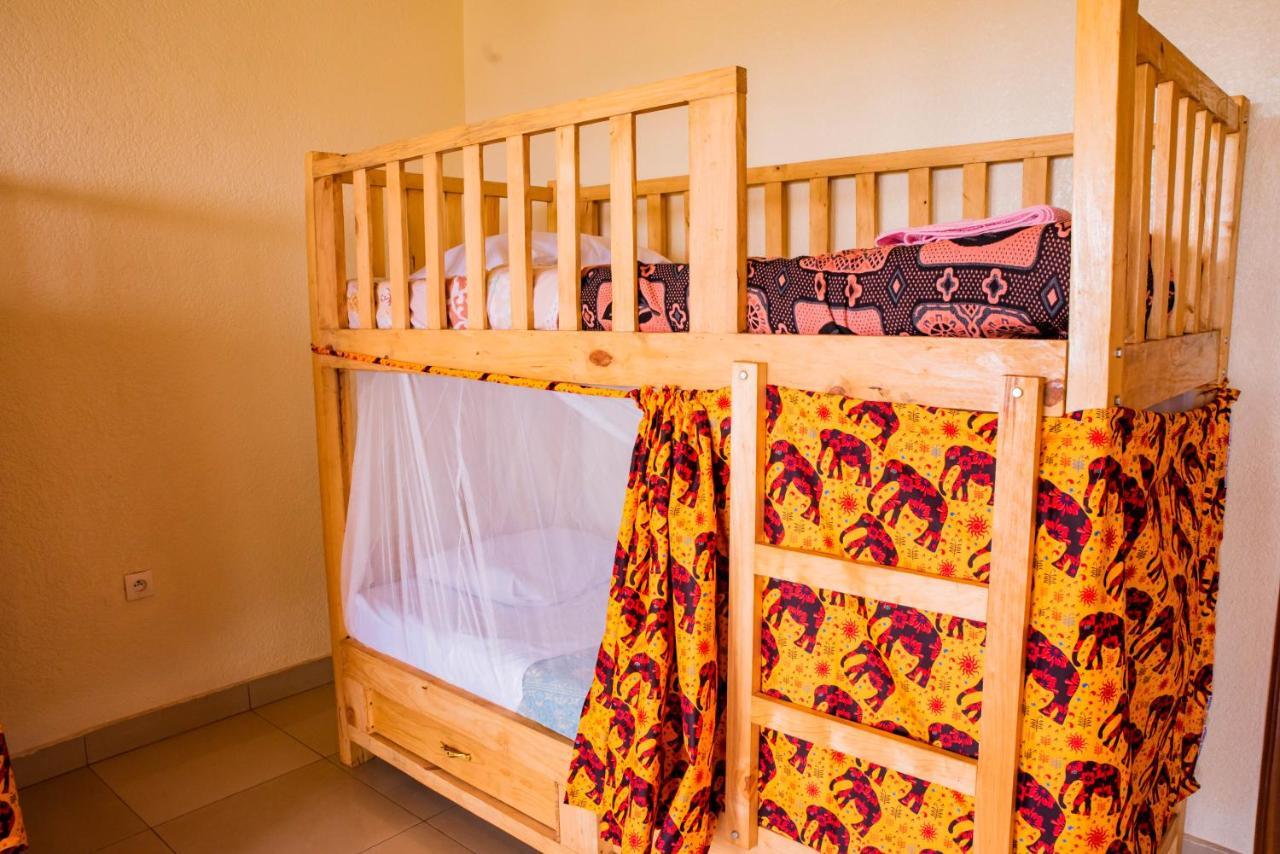 Хостел Kigali Castle Экстерьер фото