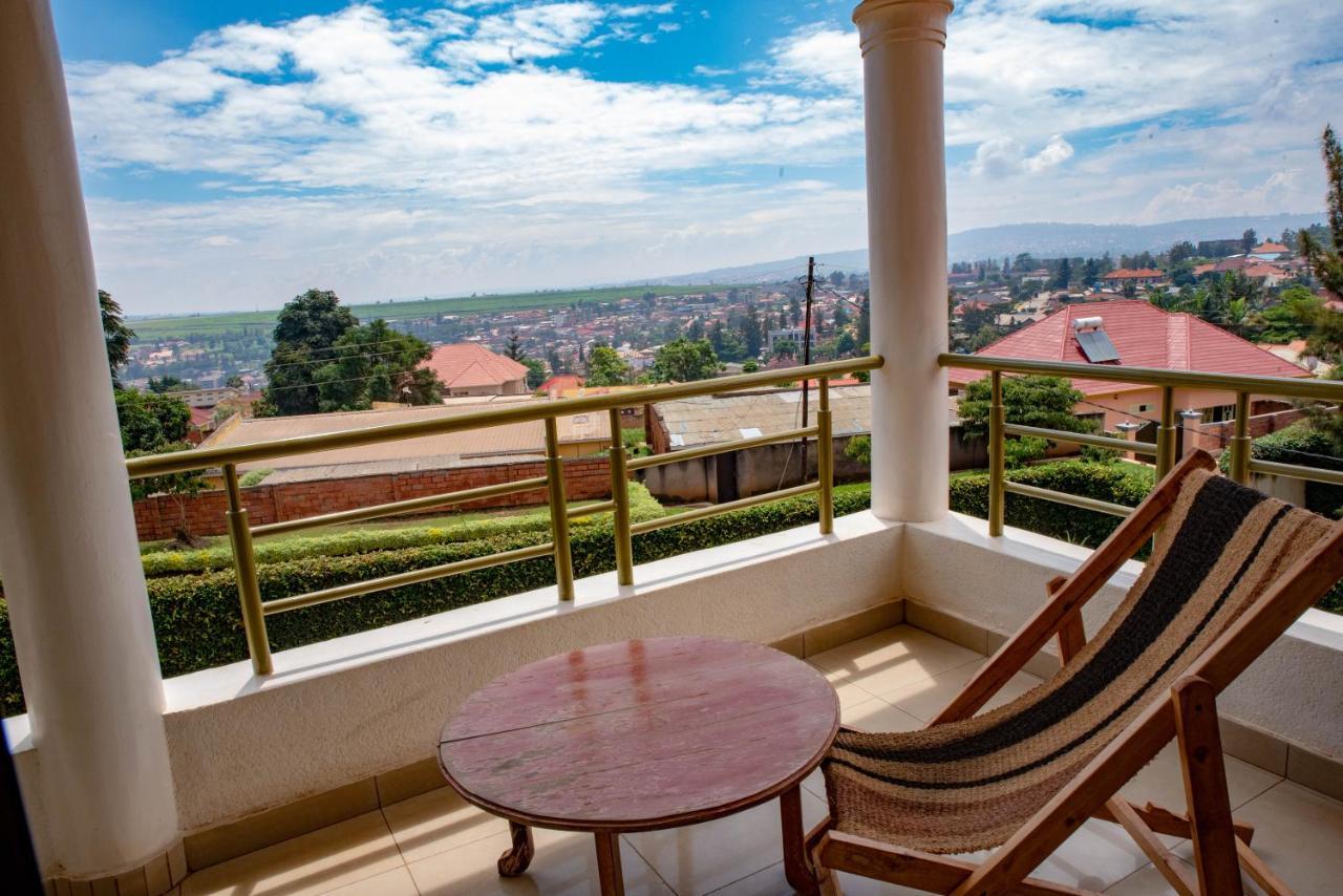 Хостел Kigali Castle Экстерьер фото