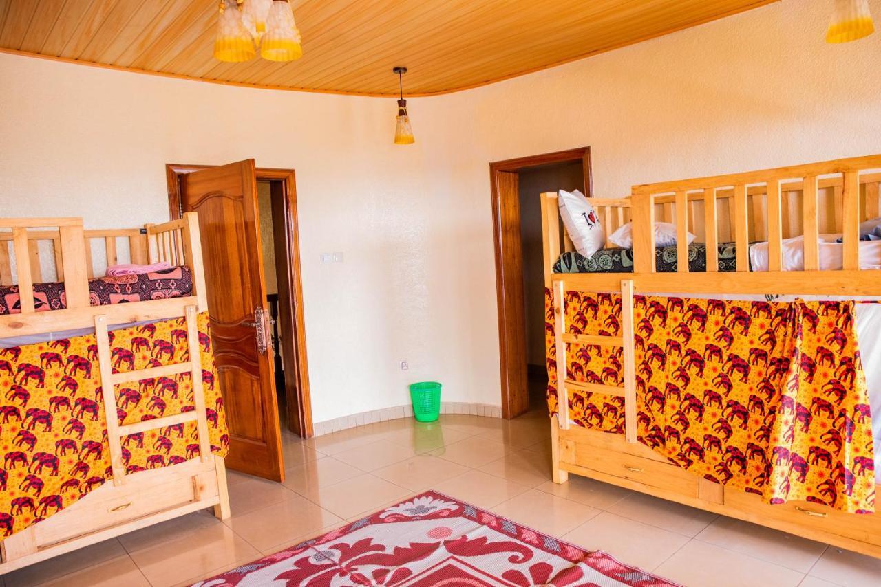 Хостел Kigali Castle Экстерьер фото