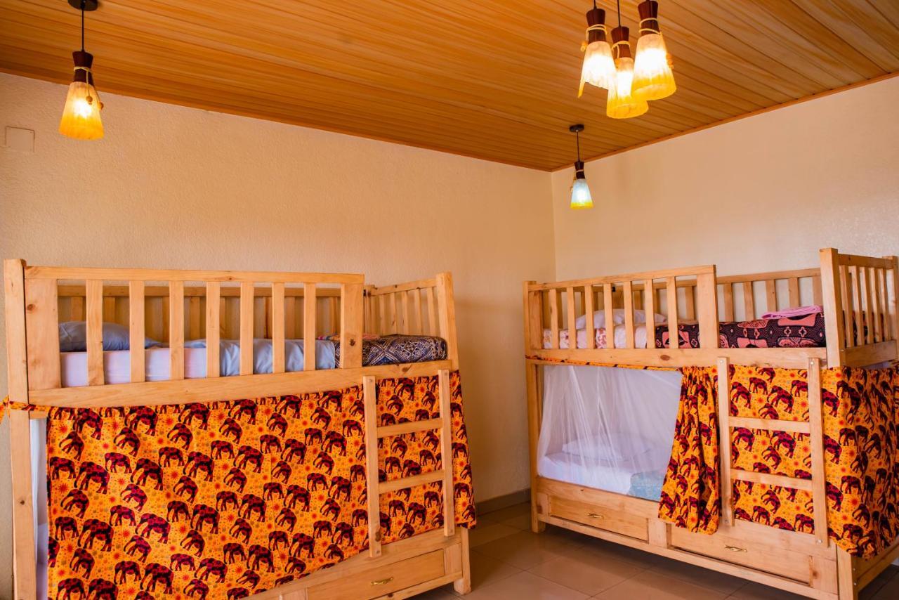 Хостел Kigali Castle Экстерьер фото