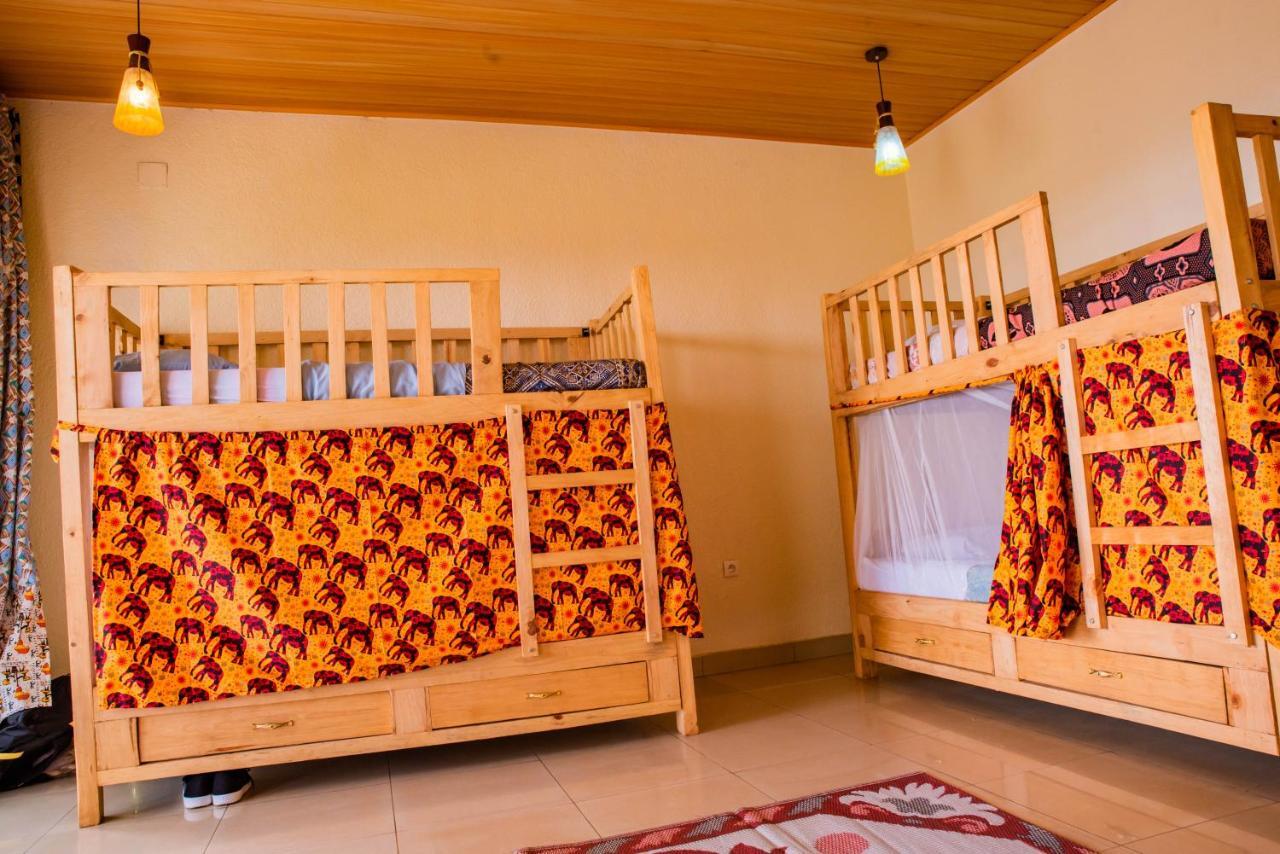 Хостел Kigali Castle Экстерьер фото