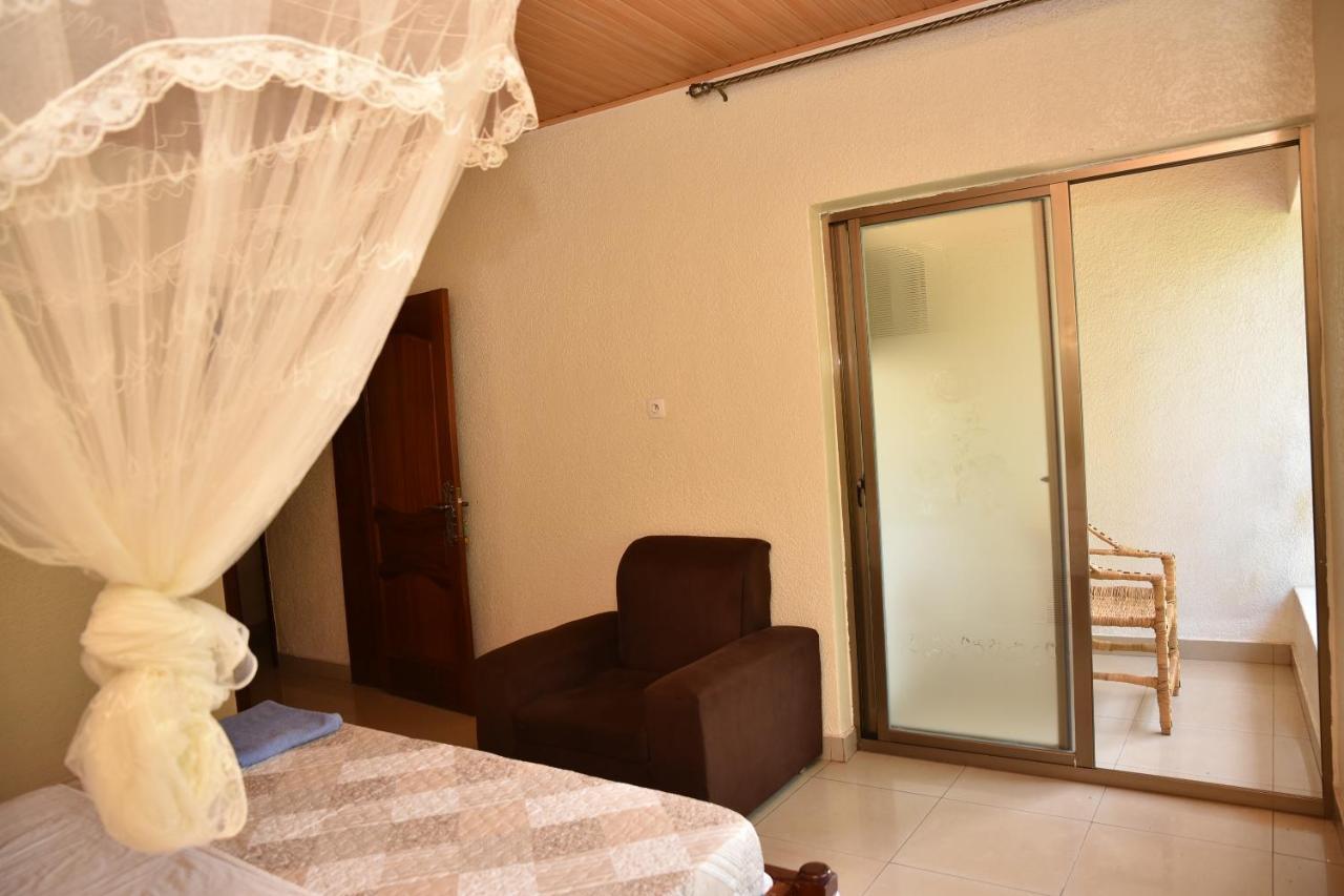 Хостел Kigali Castle Экстерьер фото